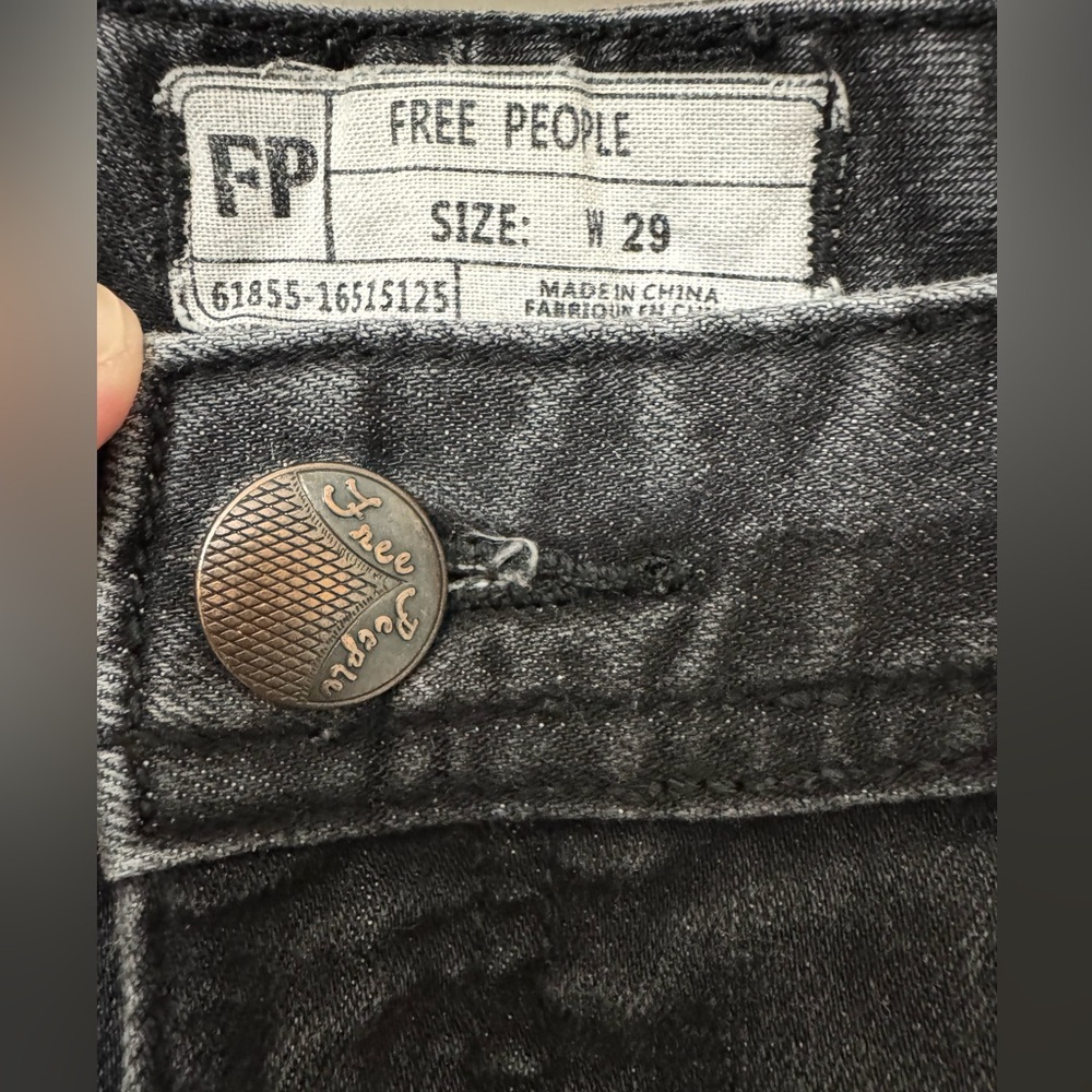 Free People Black distressed Jeans with frayed bottom - Picture 4 of 5